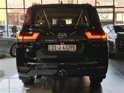 تۆیۆتا لاند کروزەر